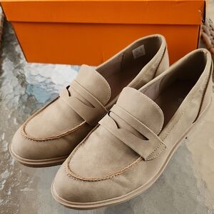 Worn Just A Few Times Rocket Dog Taupe Suede Penny Loafers Sz 8.5